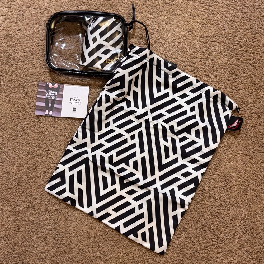 Hudson and Bleecker Black and White Geometric Labyrinth Travel Bag Set. NWT